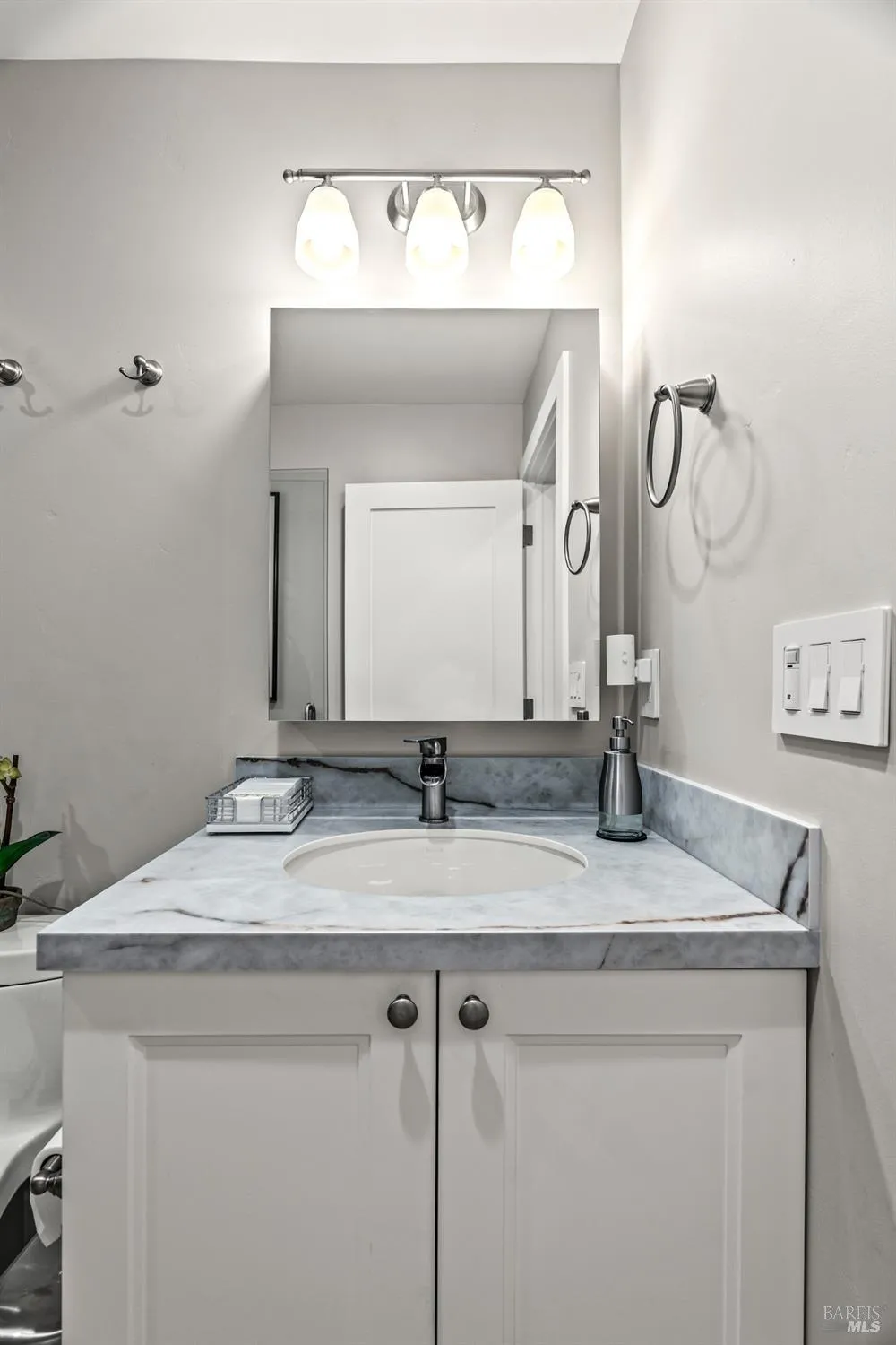 1597 Sulphur Springs Avenue St. Helena, CA 94574