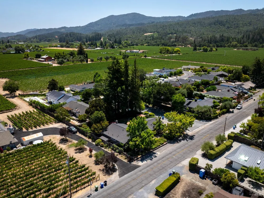1597 Sulphur Springs Avenue St. Helena, CA 94574