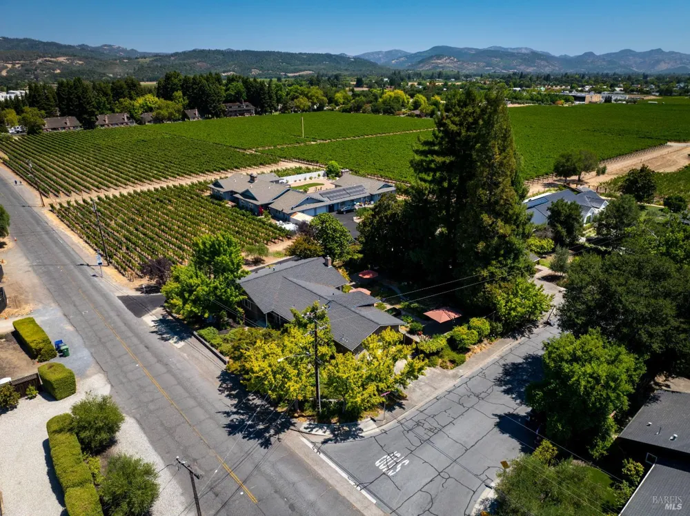 1597 Sulphur Springs Avenue St. Helena, CA 94574
