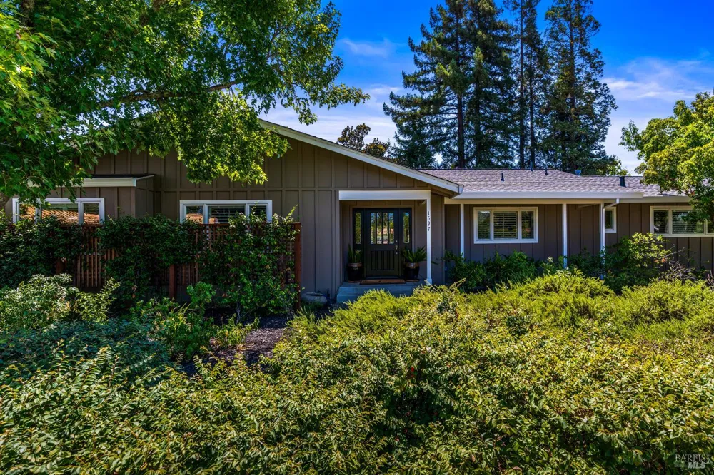 1597 Sulphur Springs Avenue St. Helena, CA 94574