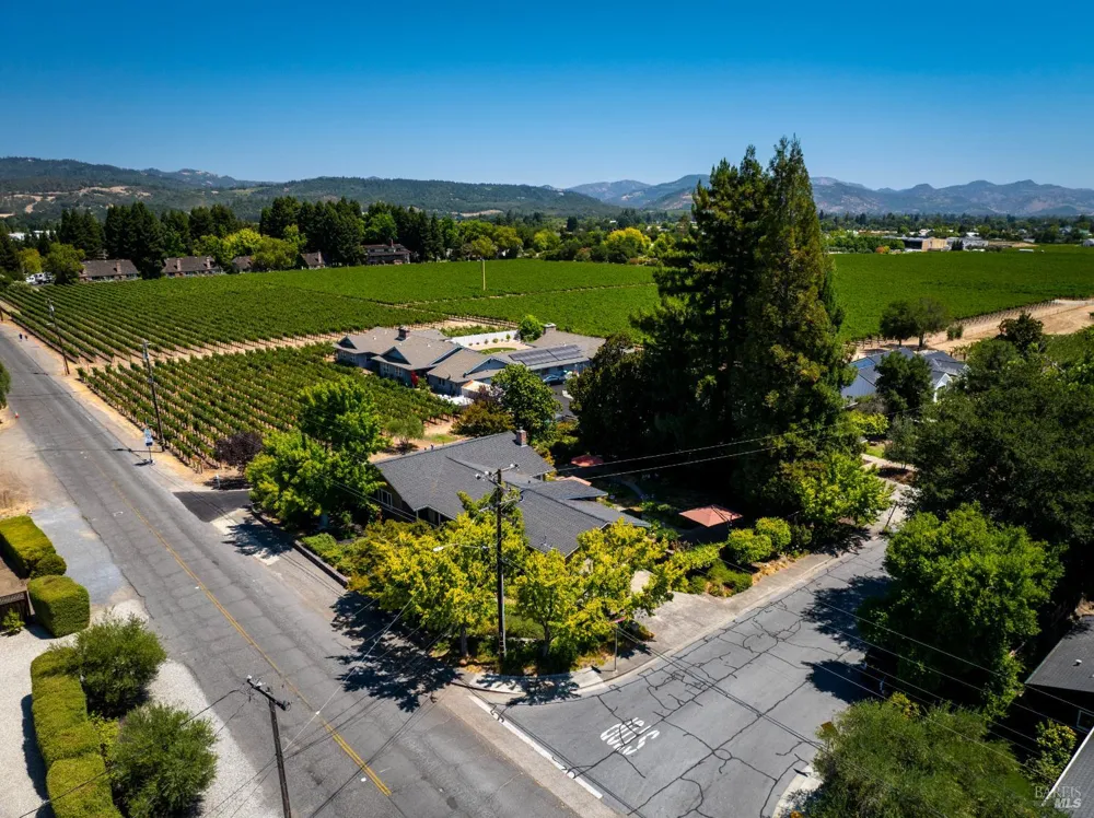 1597 Sulphur Springs Avenue St. Helena, CA 94574