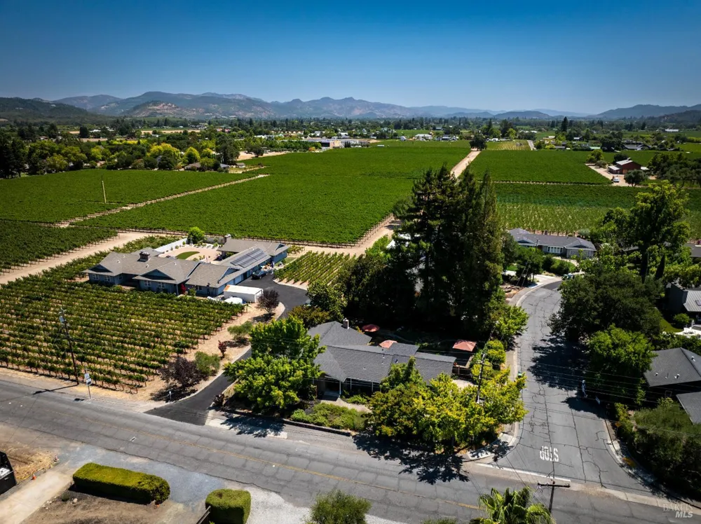 1597 Sulphur Springs Avenue St. Helena, CA 94574