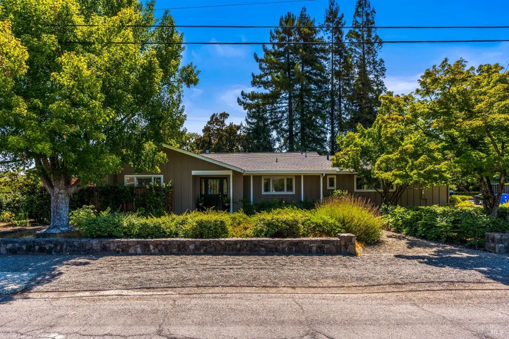 1597 Sulphur Springs Avenue St. Helena, CA 94574