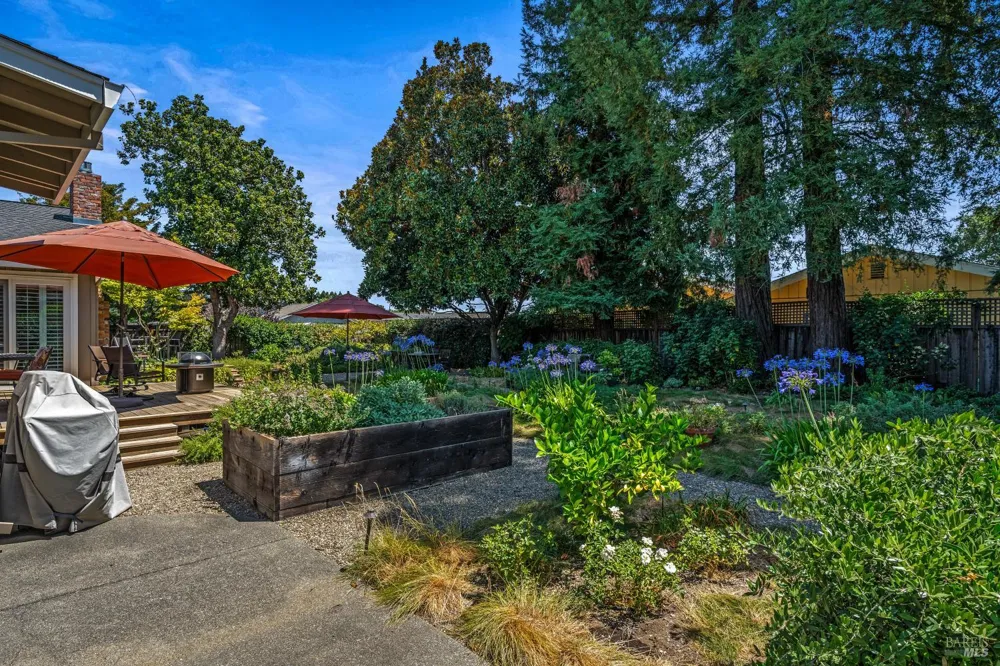1597 Sulphur Springs Avenue St. Helena, CA 94574