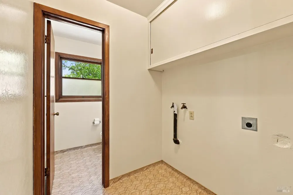 1023 Michigan Drive Santa Rosa, CA 95405