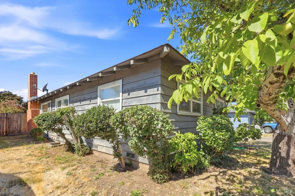 1023 Michigan Drive Santa Rosa, CA 95405