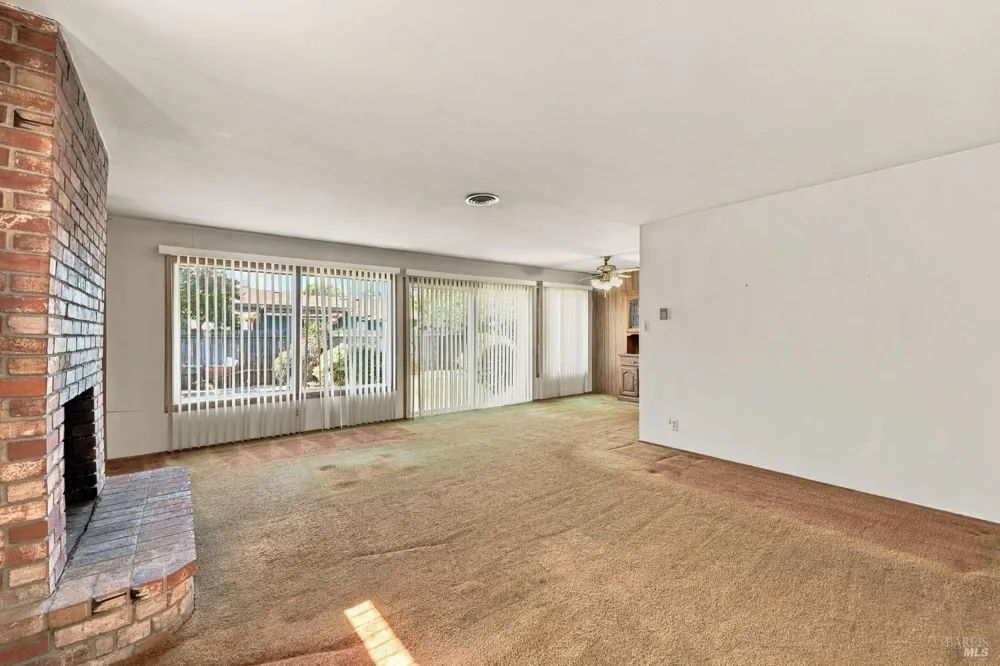 1023 Michigan Drive Santa Rosa, CA 95405