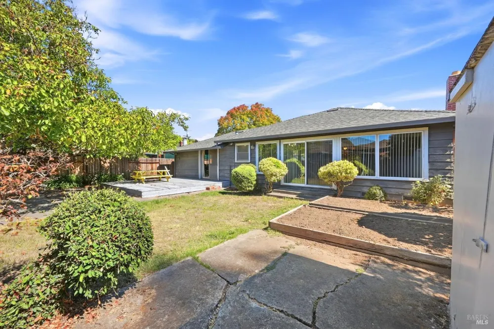 1023 Michigan Drive Santa Rosa, CA 95405