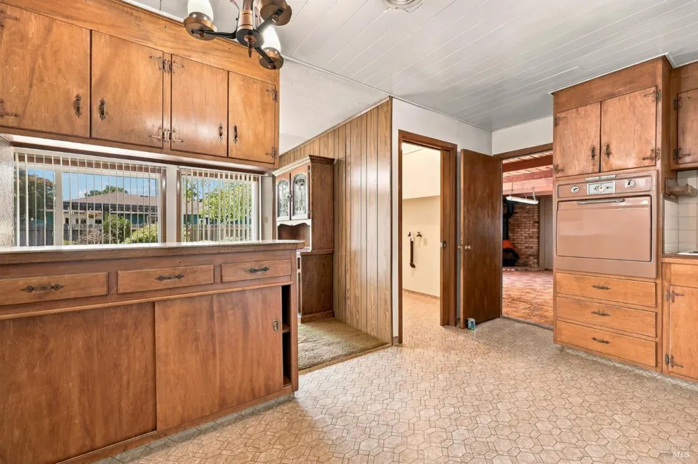 1023 Michigan Drive Santa Rosa, CA 95405
