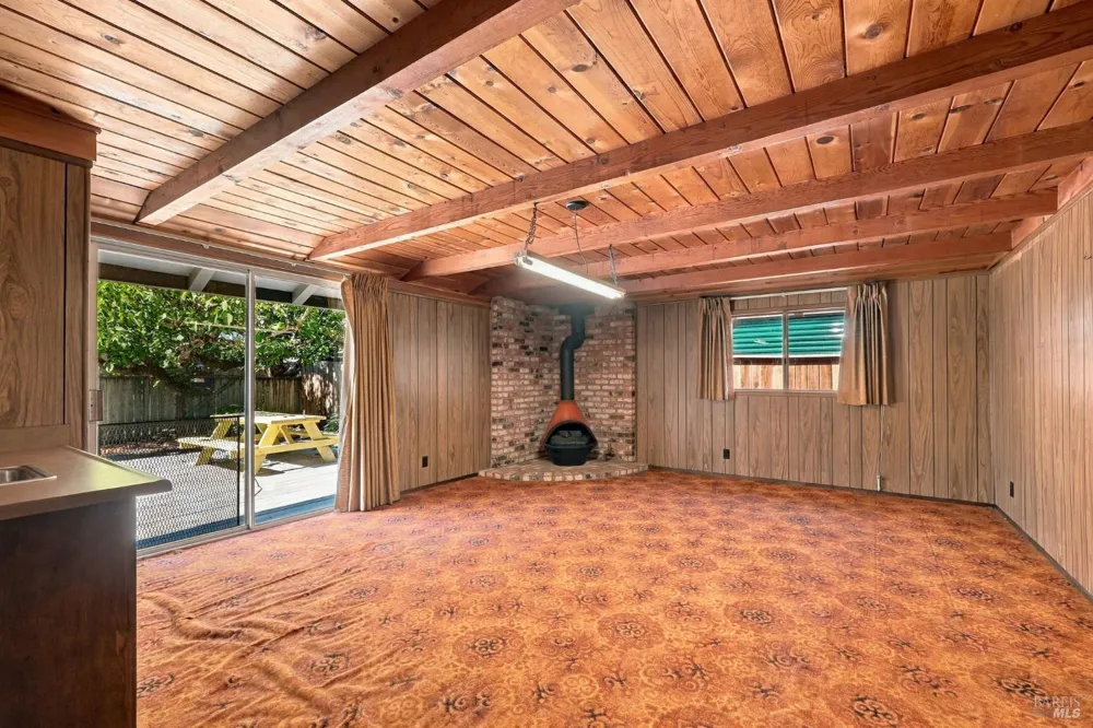 1023 Michigan Drive Santa Rosa, CA 95405