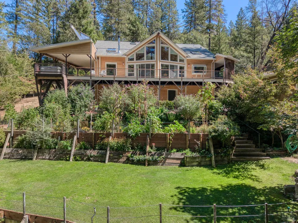 15785 Rainbow Drive Cobb, CA 95426
