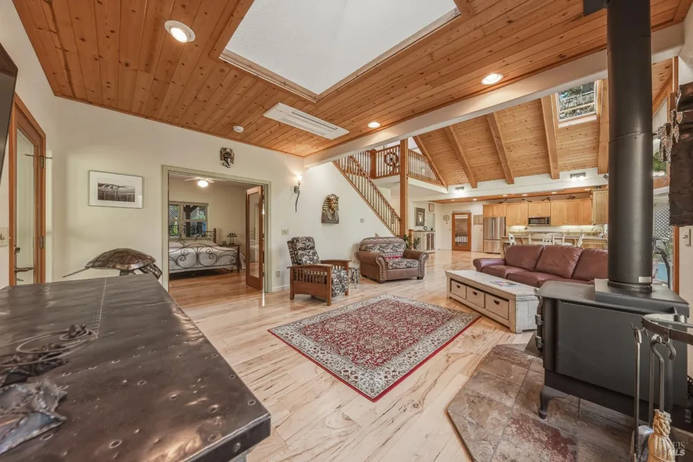 15785 Rainbow Drive Cobb, CA 95426