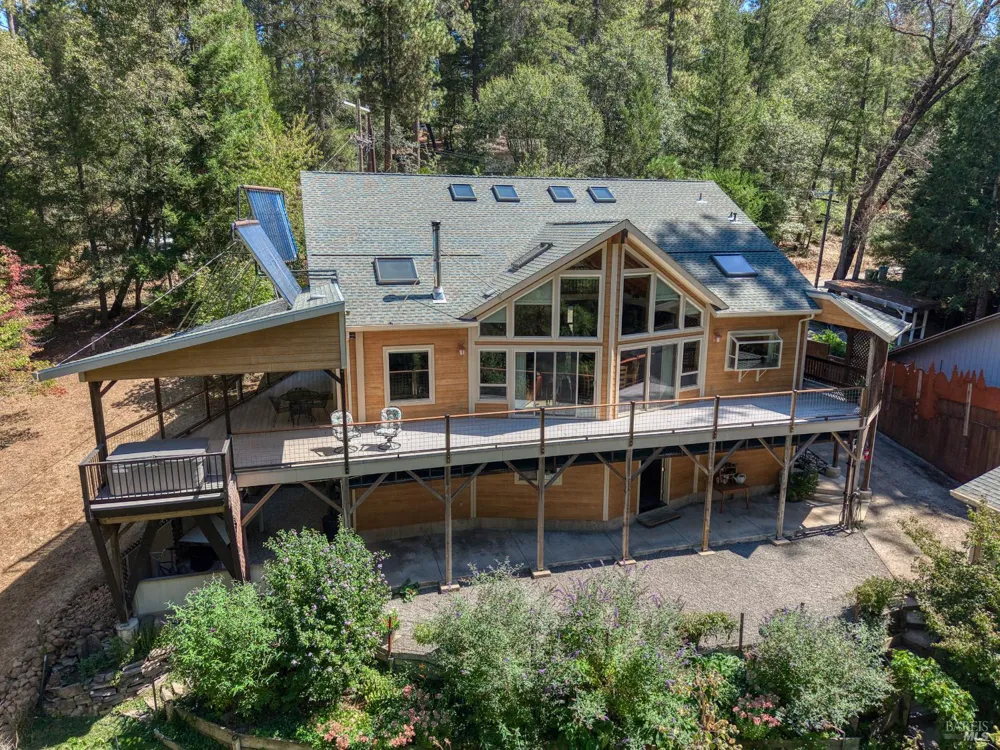 15785 Rainbow Drive Cobb, CA 95426