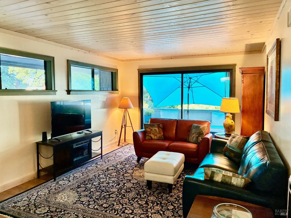 105 Virginia Avenue ##2 Sebastopol, CA 95472