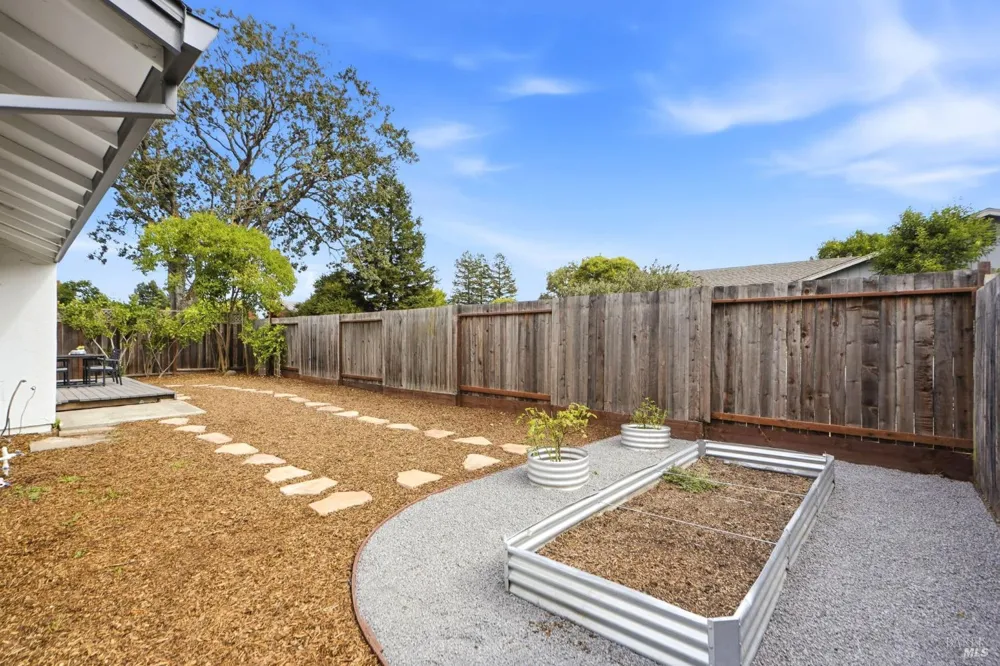 2436 Valley West Drive Santa Rosa, CA 95401