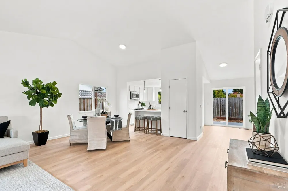 2436 Valley West Drive Santa Rosa, CA 95401