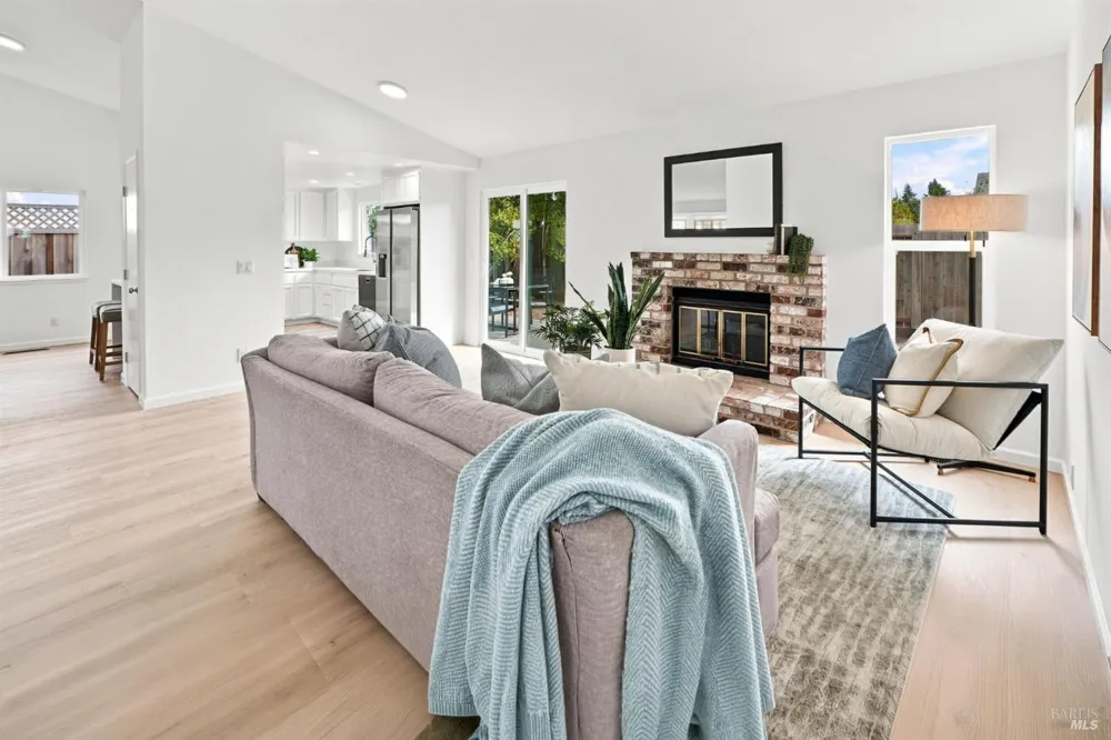 2436 Valley West Drive Santa Rosa, CA 95401