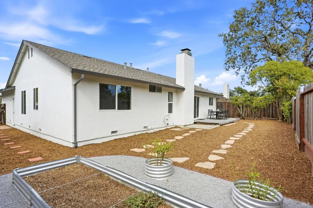 2436 Valley West Drive Santa Rosa, CA 95401