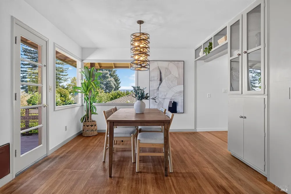 7180 Evan Avenue Sebastopol, CA 95472