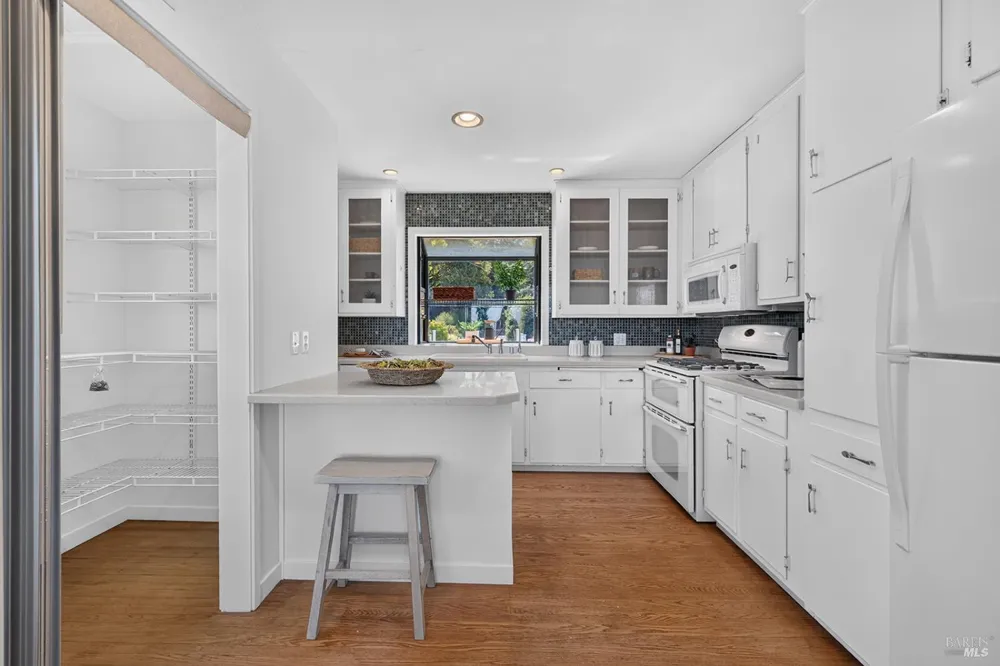 7180 Evan Avenue Sebastopol, CA 95472
