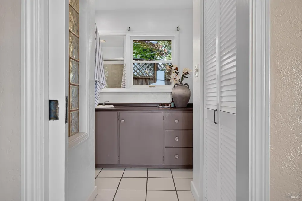 7180 Evan Avenue Sebastopol, CA 95472