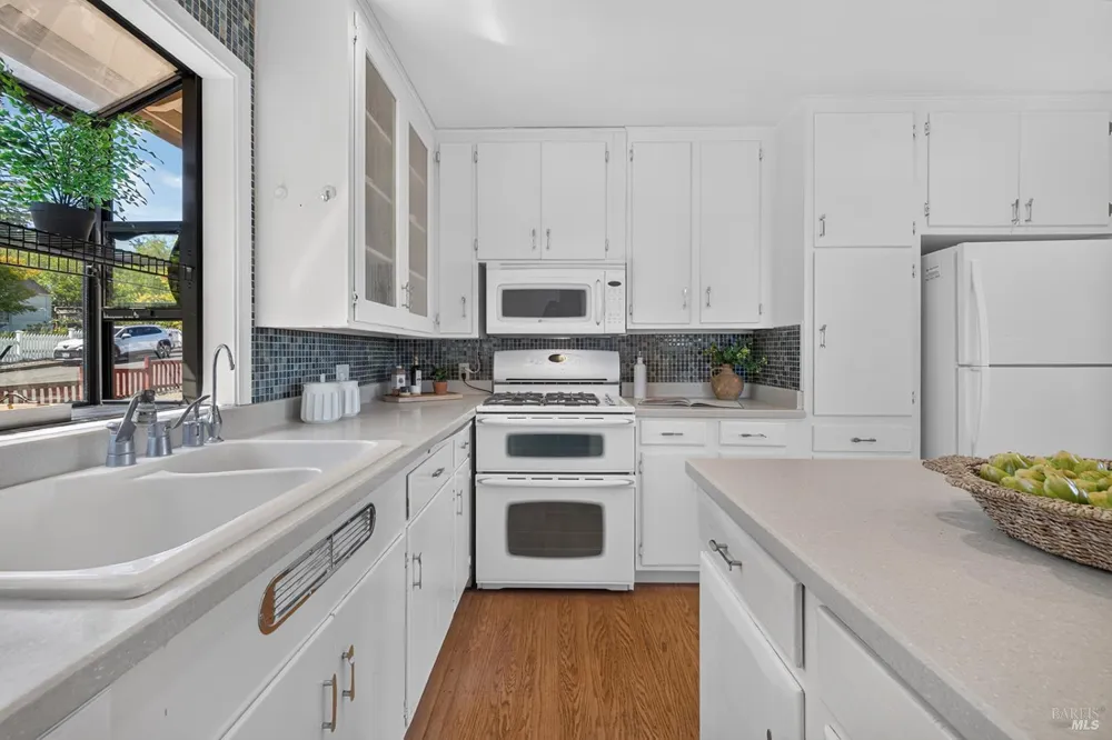 7180 Evan Avenue Sebastopol, CA 95472