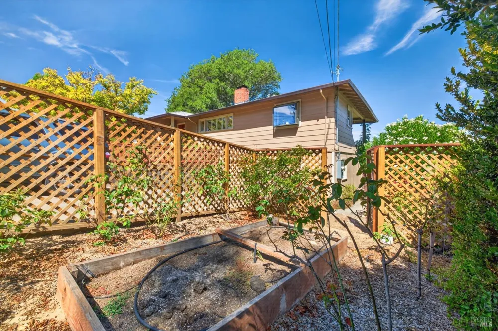 7180 Evan Avenue Sebastopol, CA 95472