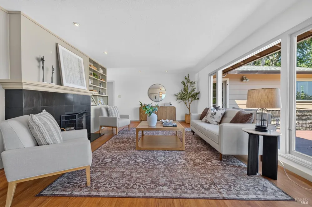 7180 Evan Avenue Sebastopol, CA 95472