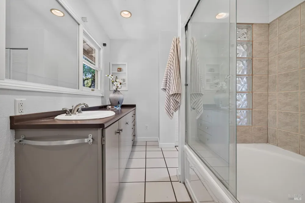 7180 Evan Avenue Sebastopol, CA 95472
