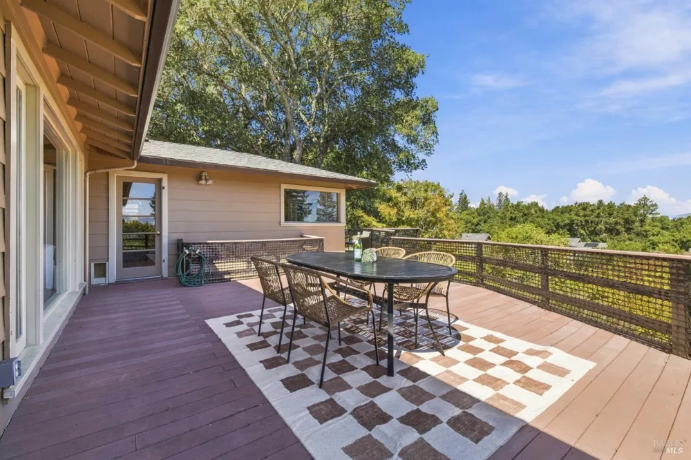 7180 Evan Avenue Sebastopol, CA 95472