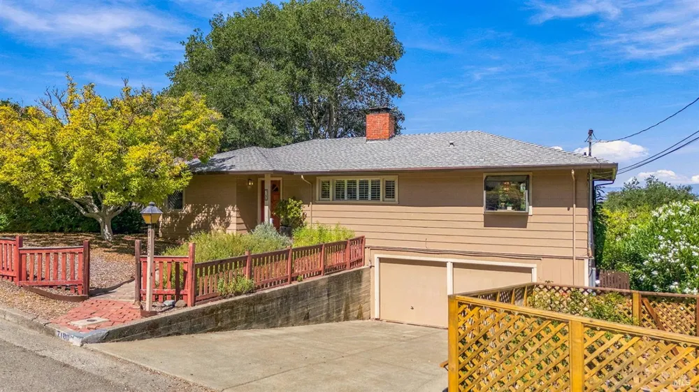 7180 Evan Avenue Sebastopol, CA 95472