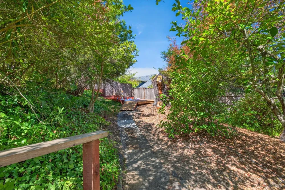 7180 Evan Avenue Sebastopol, CA 95472