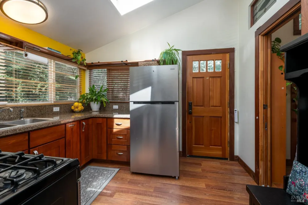 9195 Rio Dell Court Forestville, CA 95436