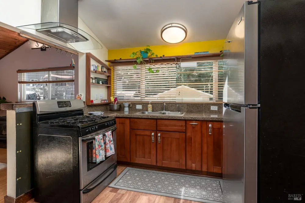 9195 Rio Dell Court Forestville, CA 95436