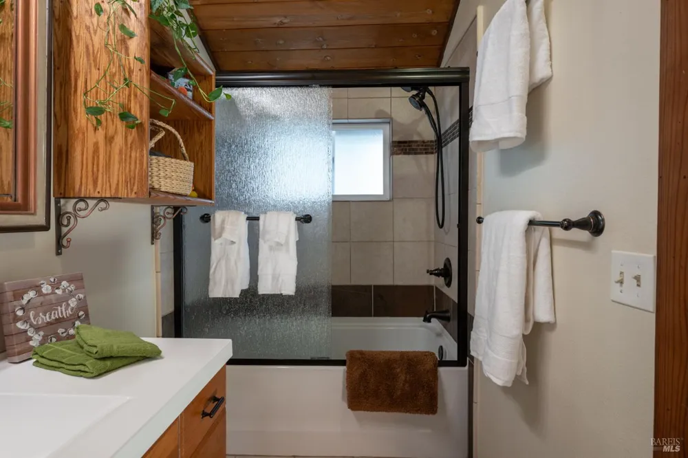 9195 Rio Dell Court Forestville, CA 95436