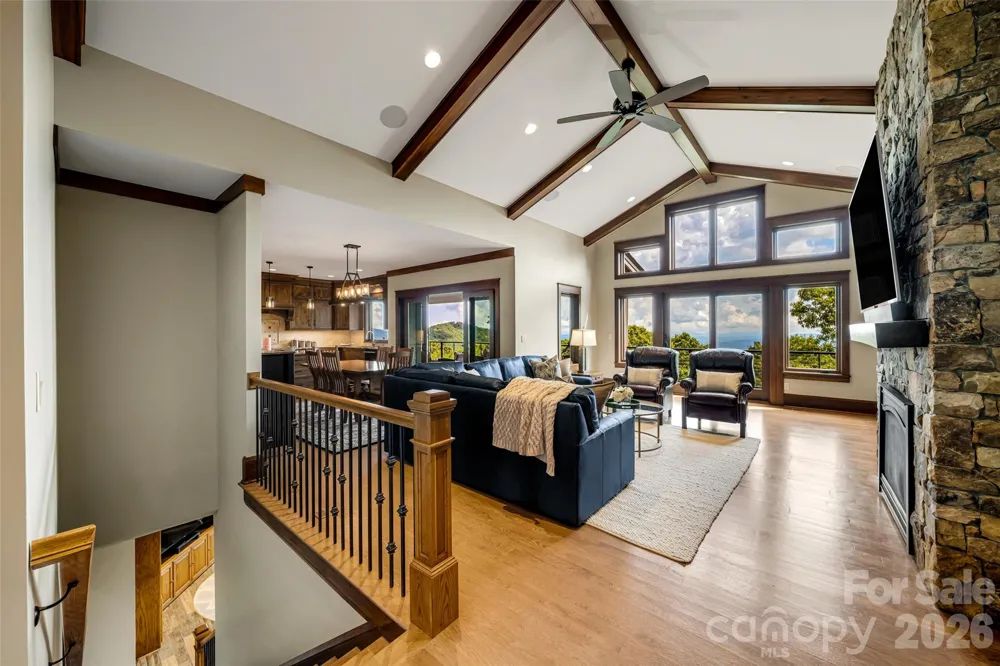 320 Summerset Drive Hendersonville, NC 28792