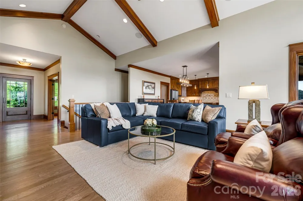 320 Summerset Drive Hendersonville, NC 28792