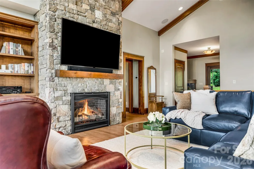 320 Summerset Drive Hendersonville, NC 28792