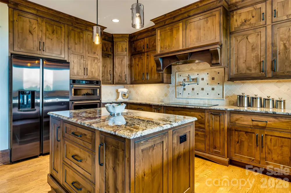320 Summerset Drive Hendersonville, NC 28792