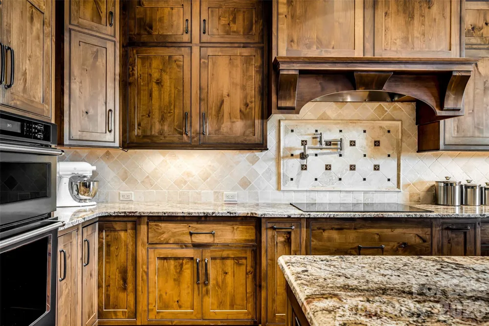 320 Summerset Drive Hendersonville, NC 28792