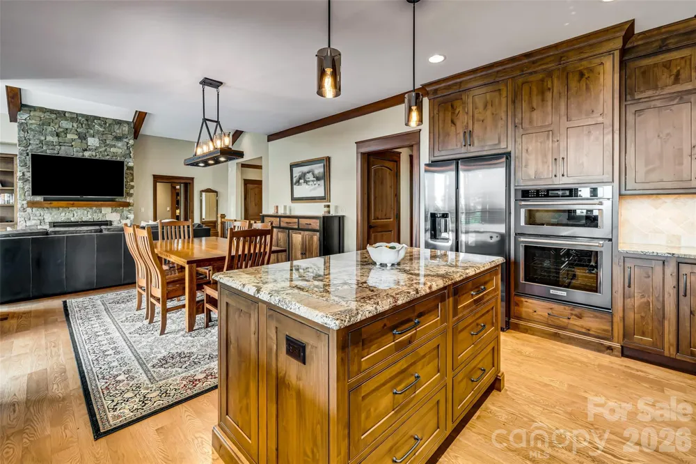 320 Summerset Drive Hendersonville, NC 28792