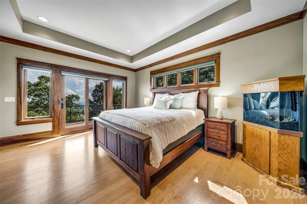320 Summerset Drive Hendersonville, NC 28792