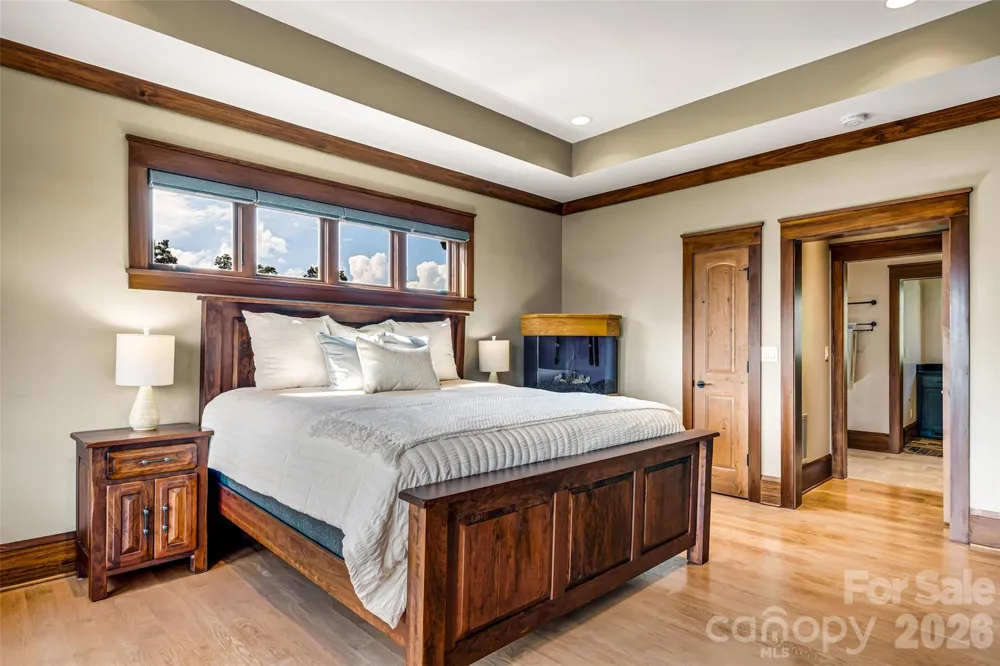 320 Summerset Drive Hendersonville, NC 28792