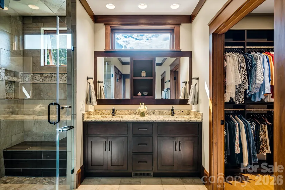 320 Summerset Drive Hendersonville, NC 28792