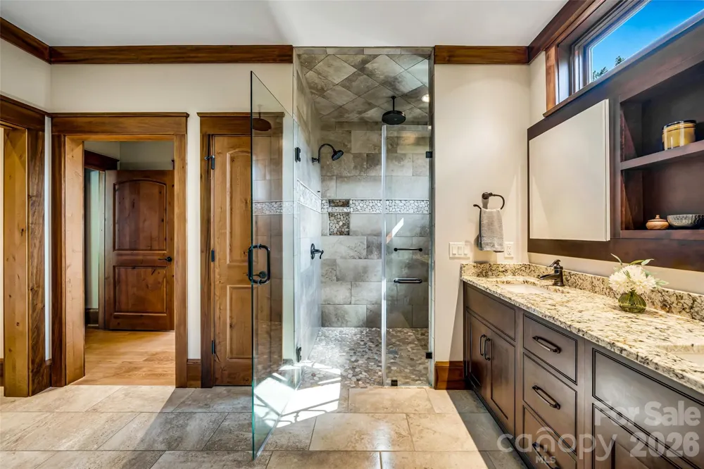 320 Summerset Drive Hendersonville, NC 28792