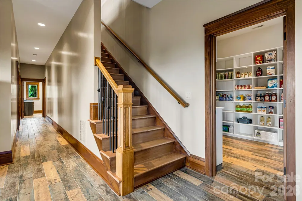 320 Summerset Drive Hendersonville, NC 28792