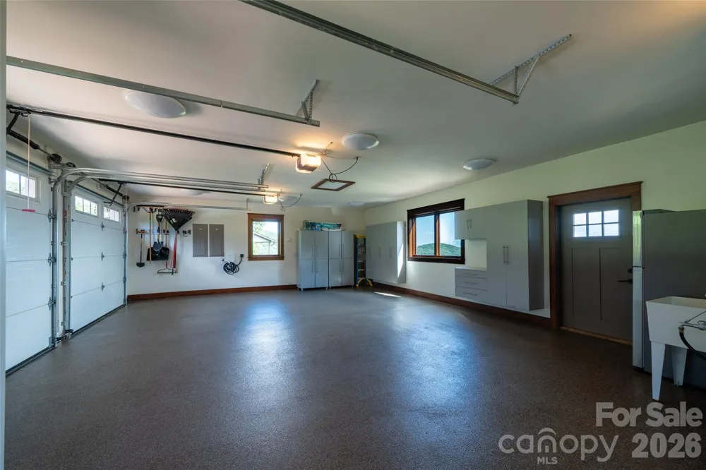 320 Summerset Drive Hendersonville, NC 28792