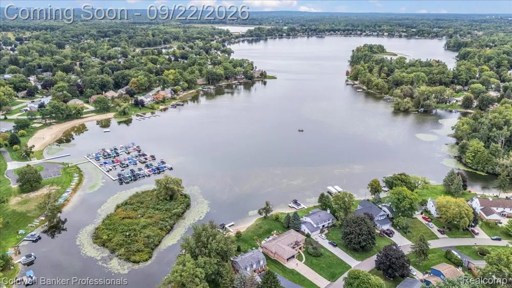 2602 Browning Drive Orion Charter Township, MI 48360