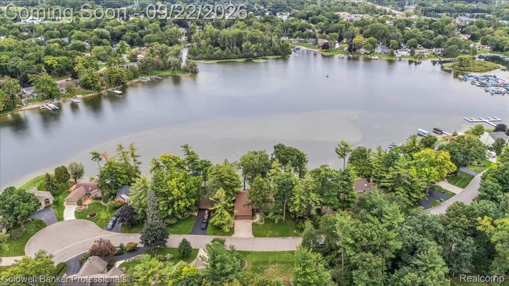 2602 Browning Drive Orion Charter Township, MI 48360