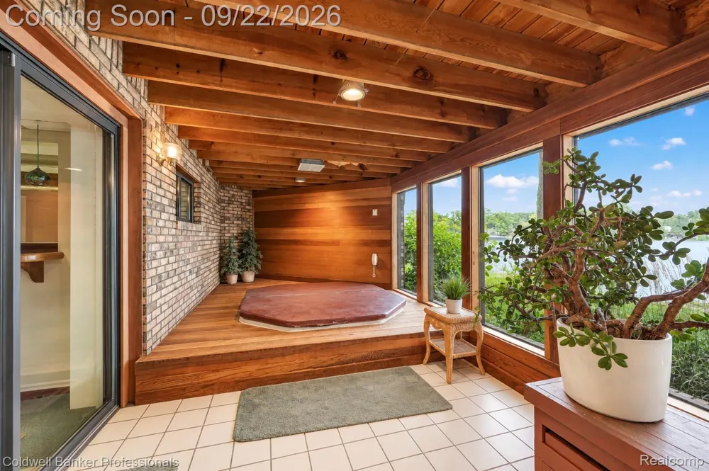 2602 Browning Drive Orion Charter Township, MI 48360
